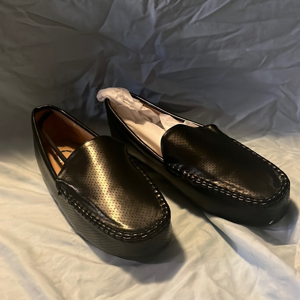 Journee Collection Women's Comfort Wide Width Halsey Loafer